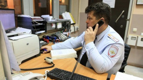 В Барнауле сотрудники полиции задержали подозреваемого в краже портмоне и обручального кольца